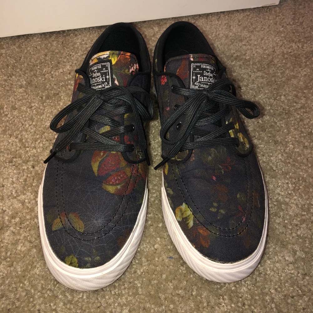 NIKE SB JANOSKI FLORAL CANVAS SHOES
